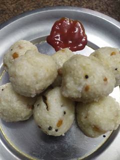 நீர் உருண்டை செய்முறை முக்கிய புகைப்படம்