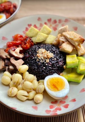 Hình của món Cơm sắc màu.