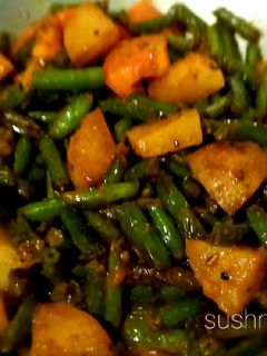 आलू फ्रेंच विन्स की सब्जी(aloo french beans ki sabji recepie in hindi) रेसिपी मुख्य फोटो