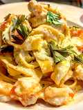 Fettuccine Alfredo com camarão