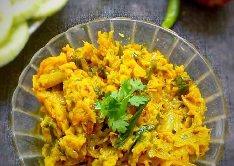 Spring onion and gram flour sabji