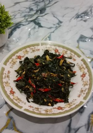 Foto resep Tumis Daun Singkong Rebon