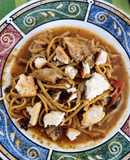 Pastas variadas con muslos de pollo