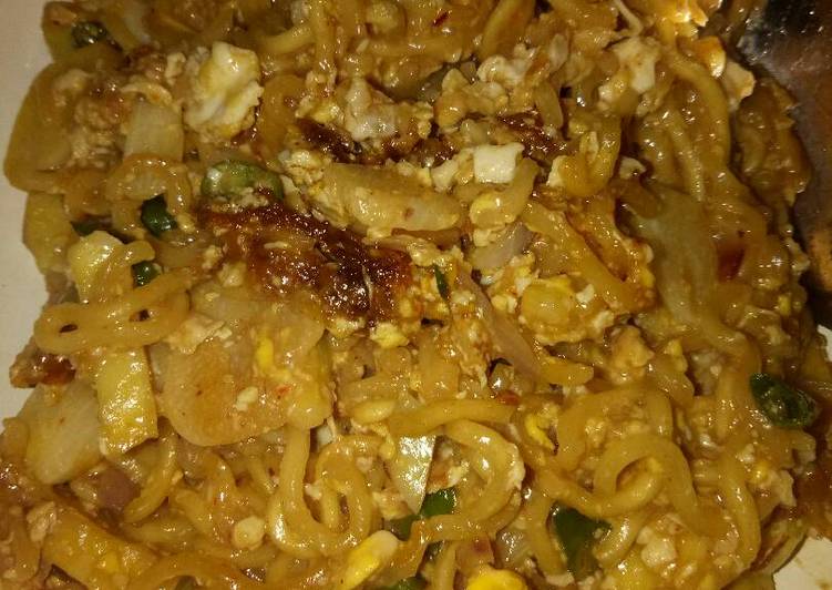 Indomie goreng super enak 😋😋😋