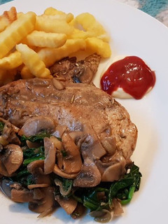 Foto resep Chicken Steak with Spinach Mushroom Sauce