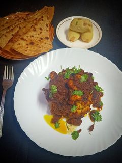 গোটা ফুলকপির মসলা সব্জী (gota fulkopir masla sabji recipe in Bengali) রেসিপির প্রধান ছবি