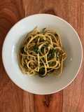 Spaghettoni con i sanapuddhi (senape selvatica) e alici