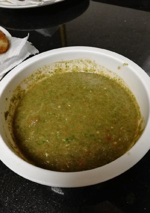 A picture of Green chutney.