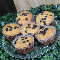 A picture of Vanilla chocochips cupcake.
