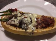 Una foto de entrantes de morcilla