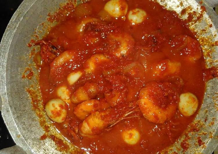 Udang mix telur puyuh balado