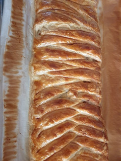 Una foto de Trenza de hojaldre con chocolate