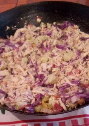 Una foto de Pollo desmenuzado vistoso