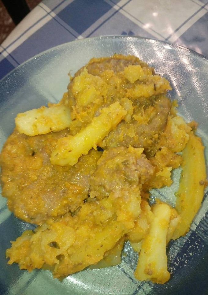 Una foto de Hamburguesas con estofado sabroso