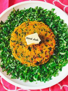 मक्के मेथी पराठा (Makke methi paratha recipe in hindi) रेसिपी मुख्य फोटो