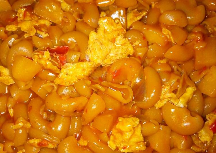 Recipe of Ultimate Jollop macaroni, arish and scramble eggs