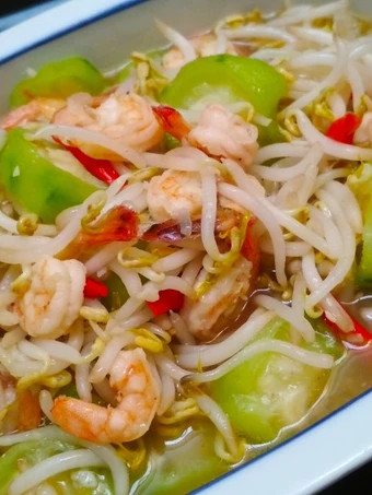 Langkah Gampang Menyiapkan Resep Tumis Oyong Toge yang Lezat Anti Ribet, Lezat