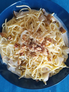 Una foto de Pasta con pera y roquefort