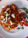 Arroz con vegetales y un toque de roquefort