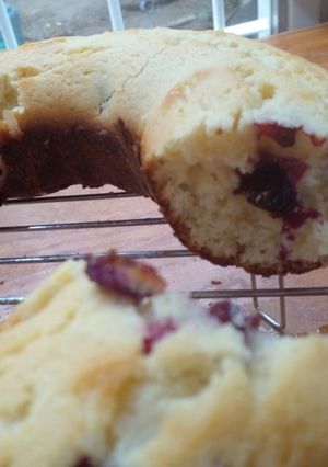 Una foto de Budín de limón y arándanos