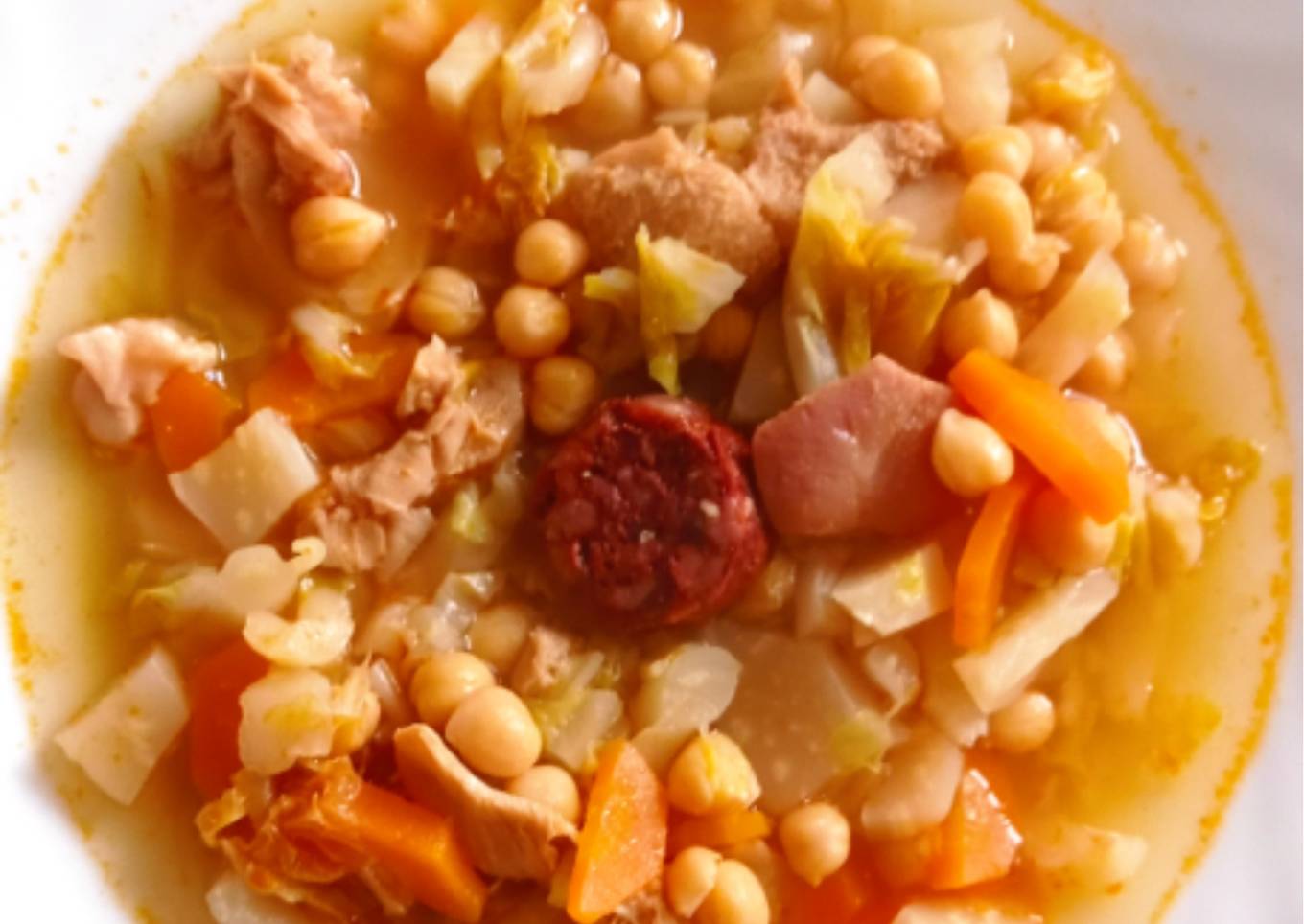 Garbanzos con berza y callos