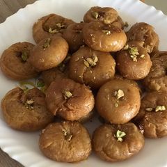 A picture of बालुशाही.