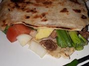 Una foto de quesadillas aguacate