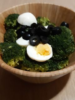 Una foto de Ensalada de brócoli