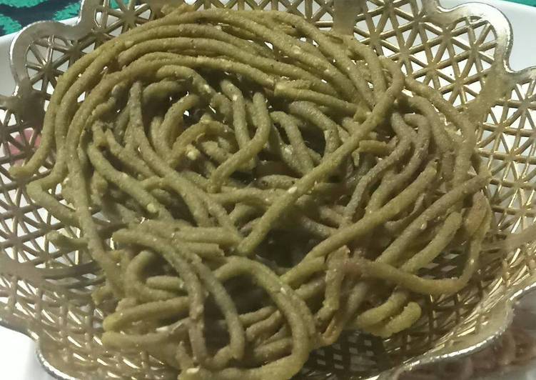 Recipe of Award-winning Palak murukku