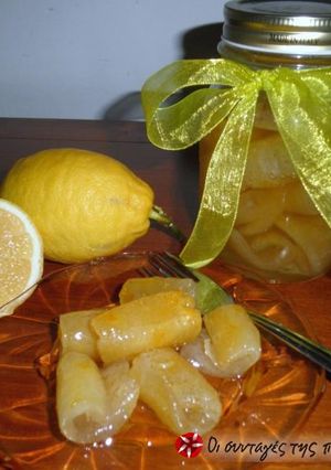 A picture of Lemon spoon sweet.
