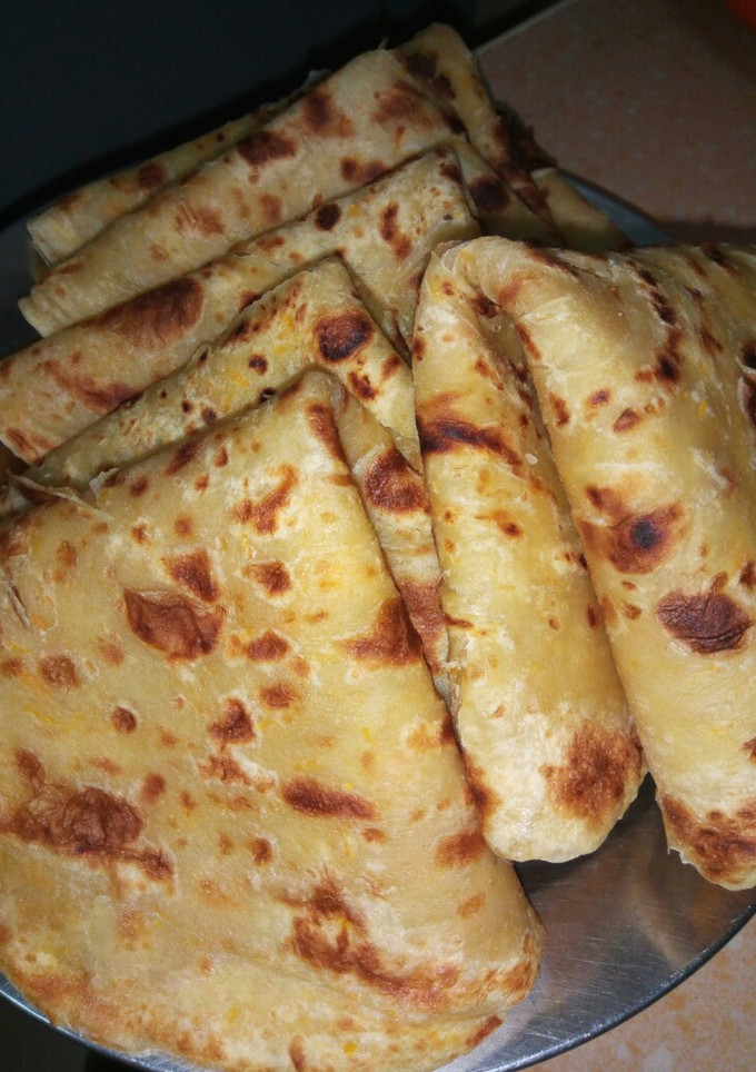 A picture of Soft layered carrot chapatis.