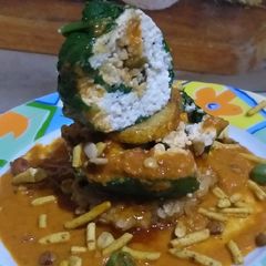 A picture of Spinach paneer roll mix match chat.