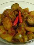 Aloo Potoler Dalna (Parwal / Pointed Gourd Curry - Bengali Style)