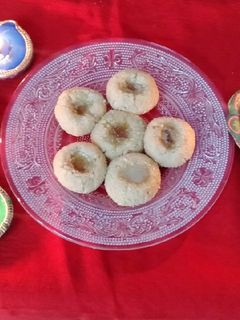 নলেন গুড়ের সন্দেশ (Nolen gurer sondesh recipe in bengali) রেসিপির প্রধান ছবি