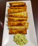 Tequeños de queso con crema de palta