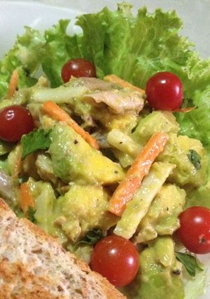 A picture of Avocado Chicken - salad topping filling.
