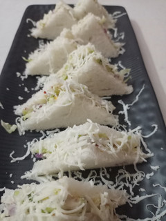 વેજ મેયો ચીઝ સેન્ડવીચ (Veg Mayo Cheese Sandwich Recipe In Gujarati) રેસીપી મુખ્ય ફોટો