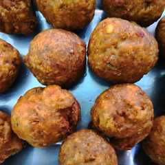 A picture of வாழைக்காய்  கோளா உருண்டை (Valakkai Kola Urundai Recipe in Tamil).
