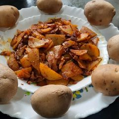 A picture of Aloo spicy chips (batatyache kaap).