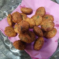 A picture of Daal ke pakoray.