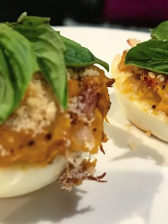 Una foto de Huevos rellenos de atún