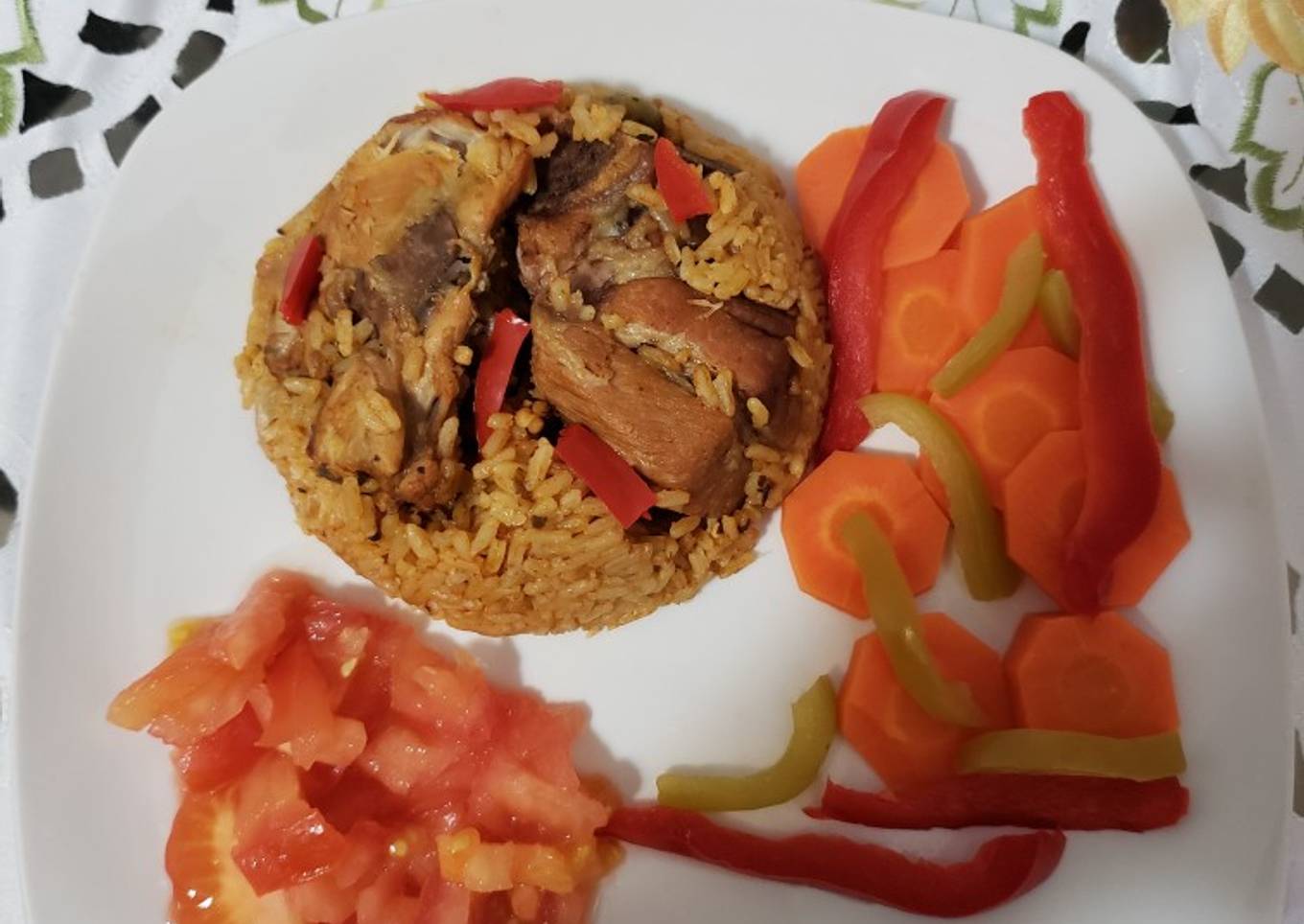 Locrio de carne de cerdo y pollo