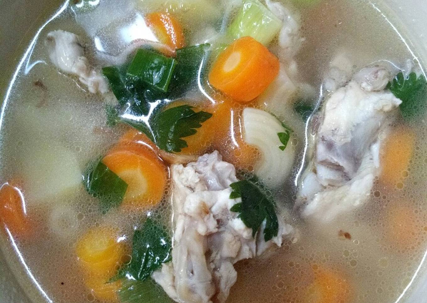 Sop ayam makaroni