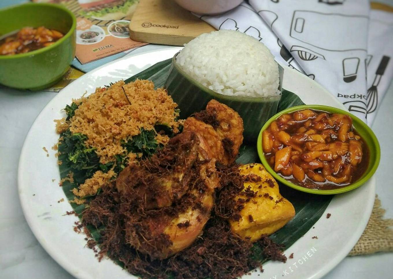 Ayam Goreng Serundeng Lengkuas