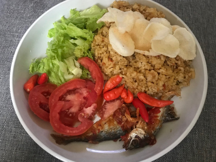 Langkah Mudah untuk Menyiapkan Nasi goreng mentega yang Enak Banget