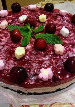 O poză a rețetei Cheesecake cu oreo, mentă🌱 și jeleu de cireșe🍒.