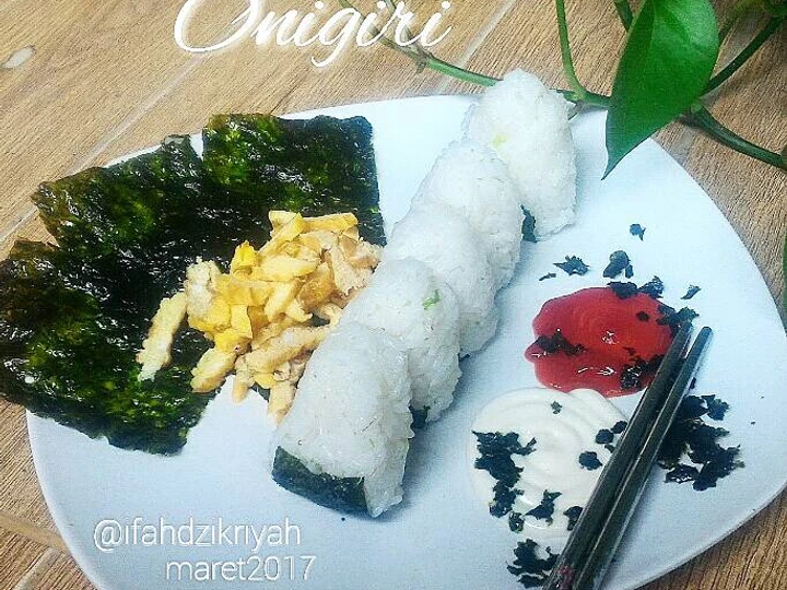 Cara Gampang Menyiapkan Resep  Onigiri simpel yang Lezat, Enak