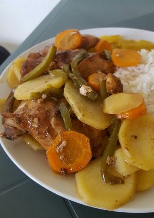 Una foto de Pollo al horno con verdura