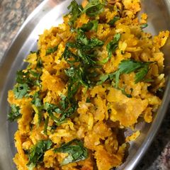 A picture of Phodnichi poli (crushed leftover roti).