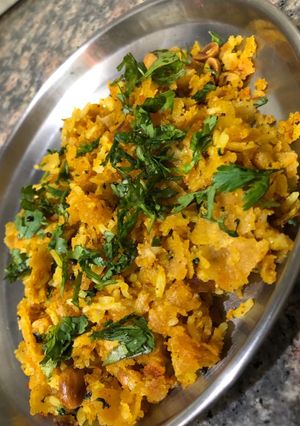 A picture of Phodnichi poli (crushed leftover roti).